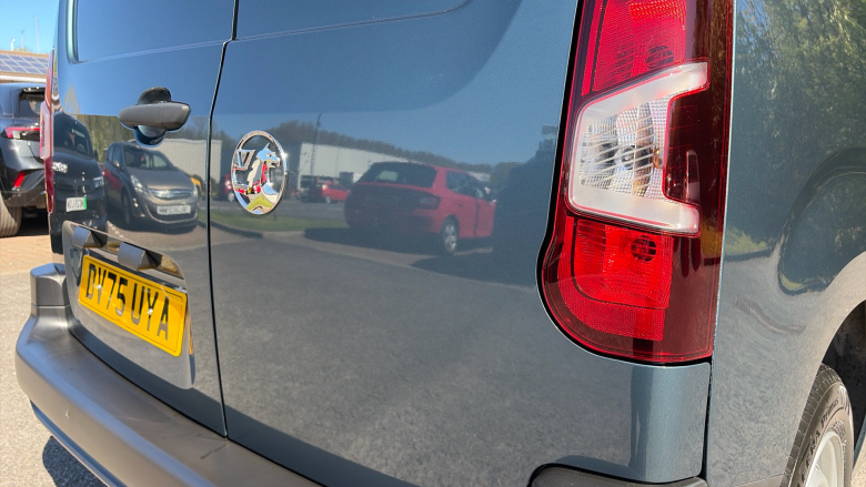 Vauxhall Combo Cargo Combo Diesel 1.5 Turbo D 100ps Prime Plus H1 Van